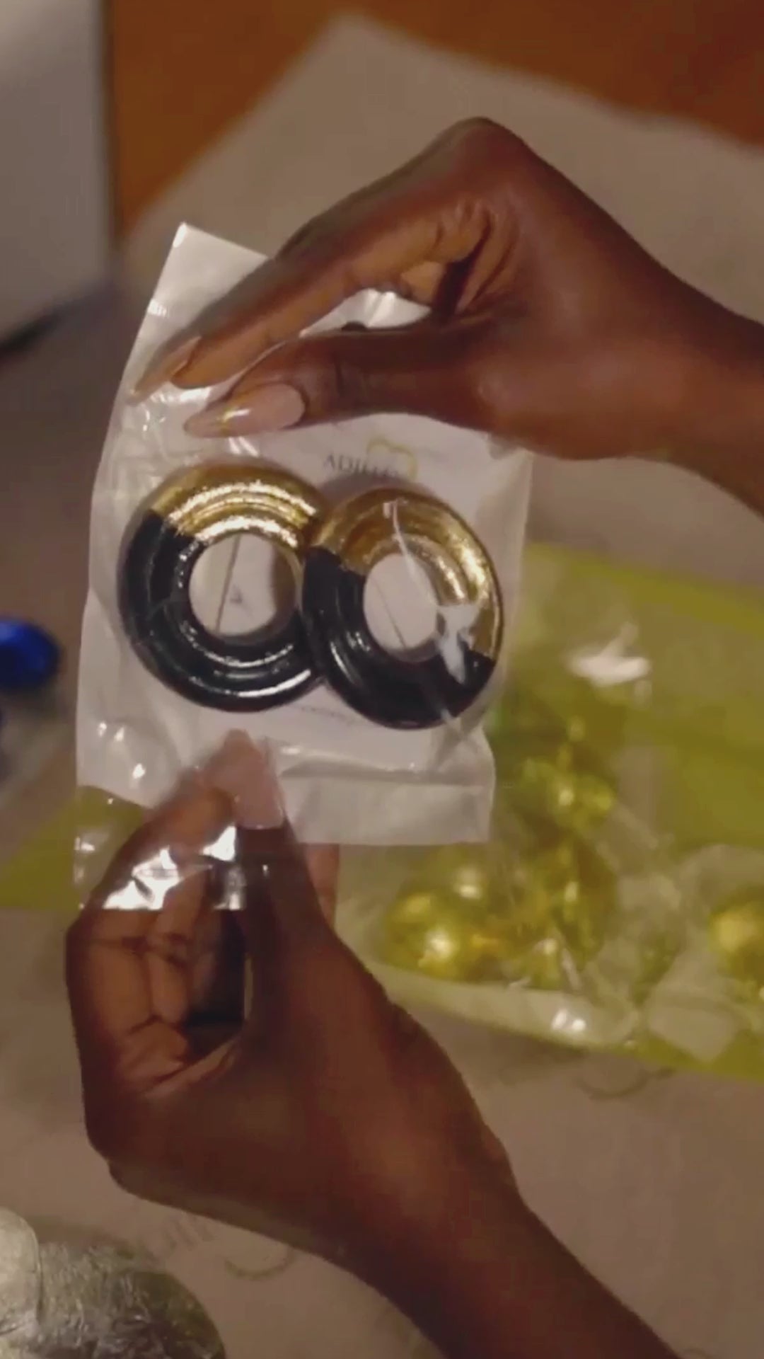 Anorkor -  Gold Black